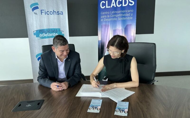 Ficohsa e INCAE impulsan líderes para un futuro empresarial sólido